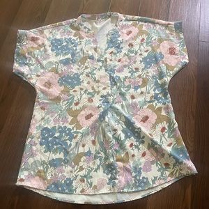 NWOT floral top